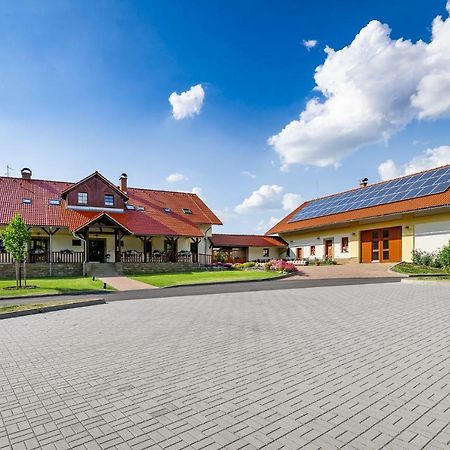 Vencluv Statek Hotell Javornice Eksteriør bilde