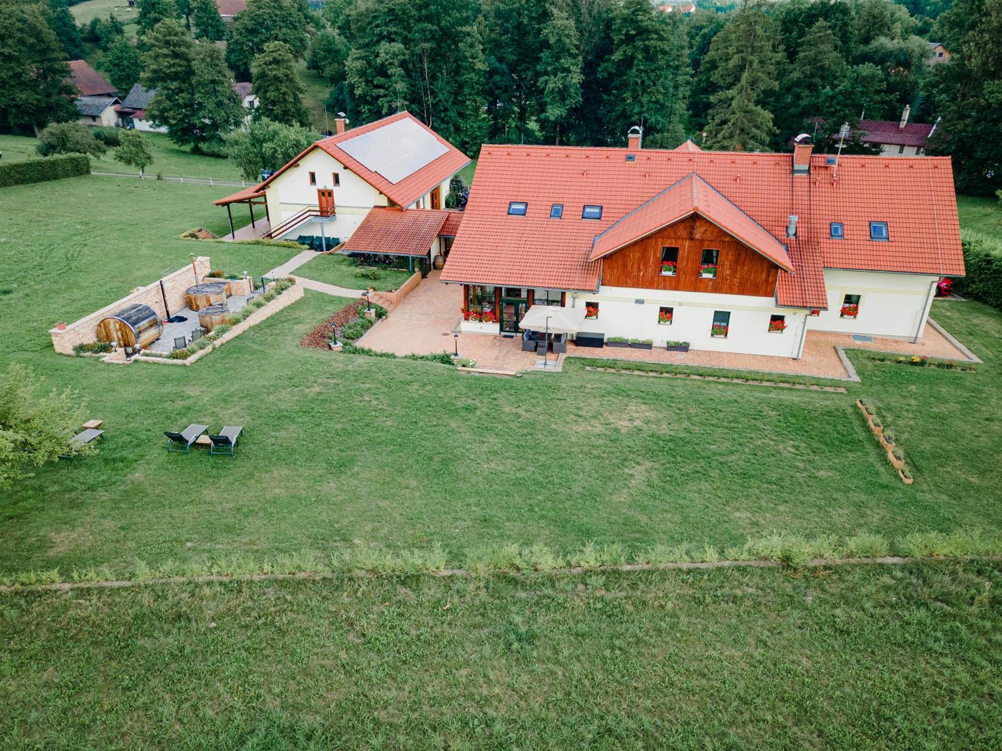 Vencluv Statek Hotell Javornice Eksteriør bilde