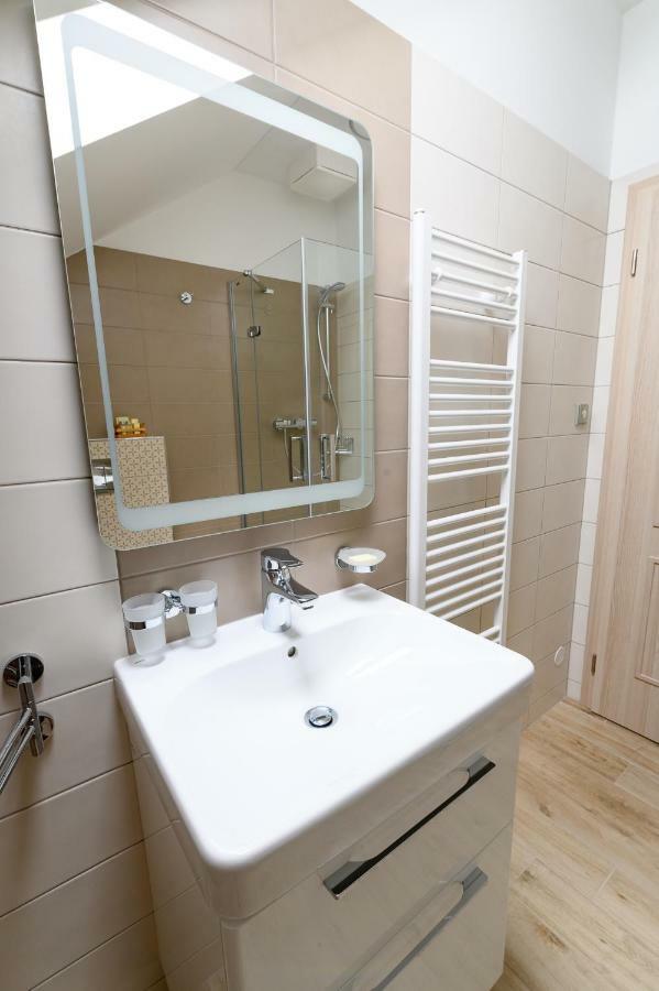 Vencluv Statek Hotell Javornice Rom bilde