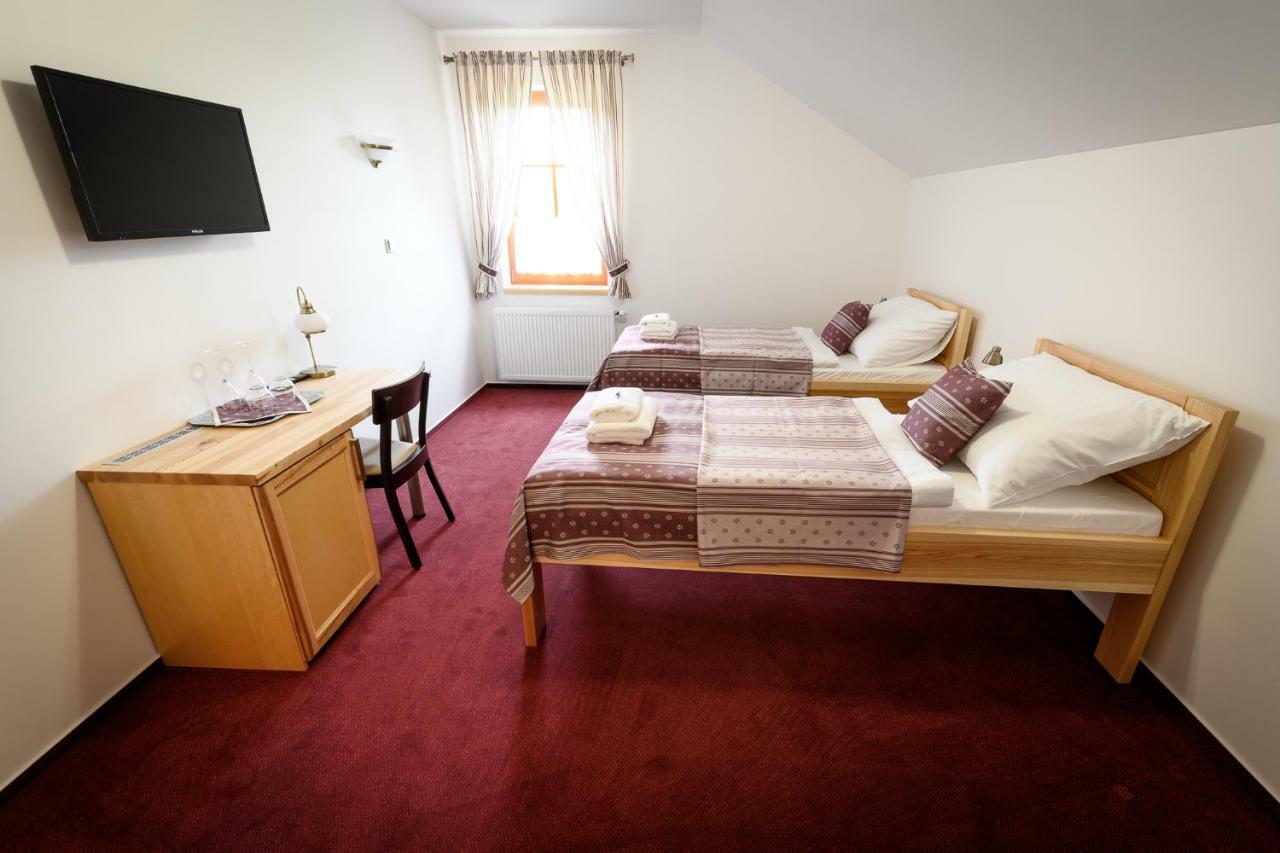 Vencluv Statek Hotell Javornice Eksteriør bilde