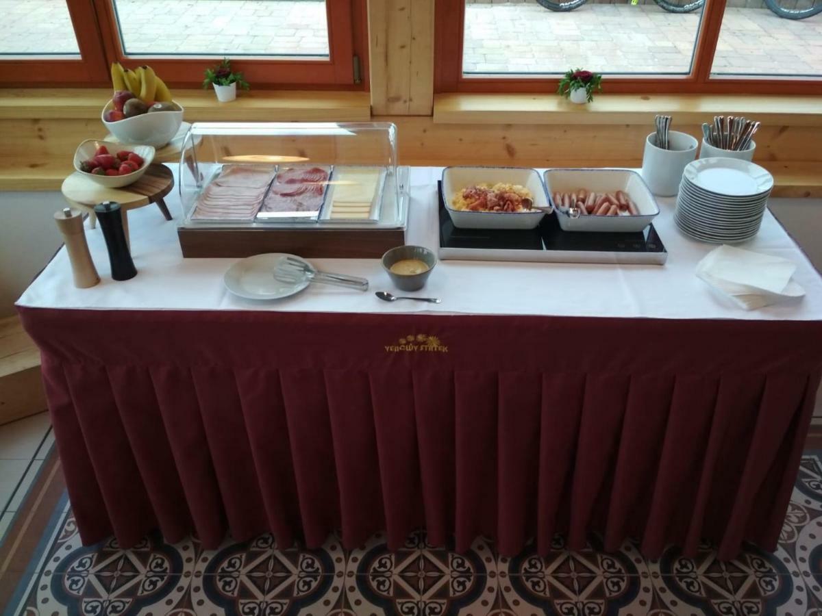 Vencluv Statek Hotell Javornice Eksteriør bilde